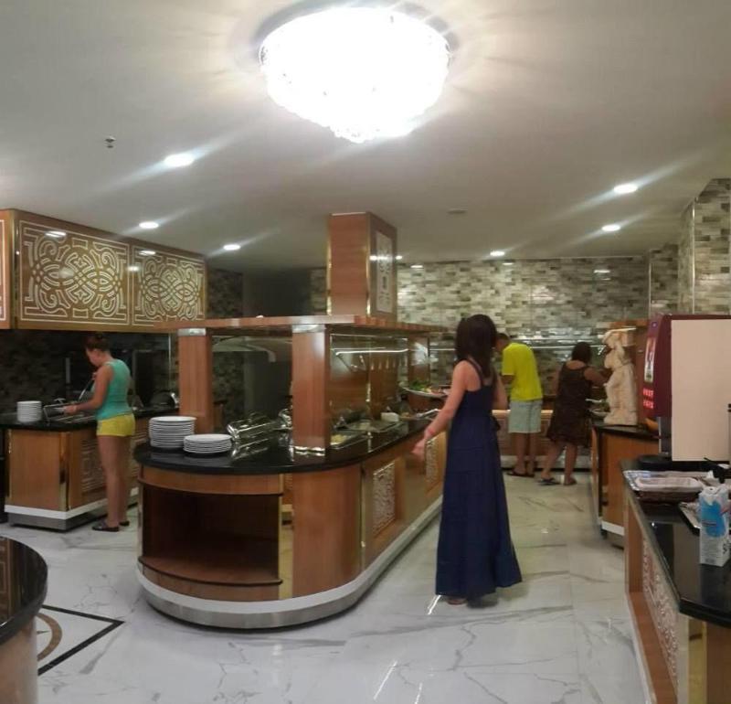 אלאניה Grand Bayar Beach Hotel מראה חיצוני תמונה