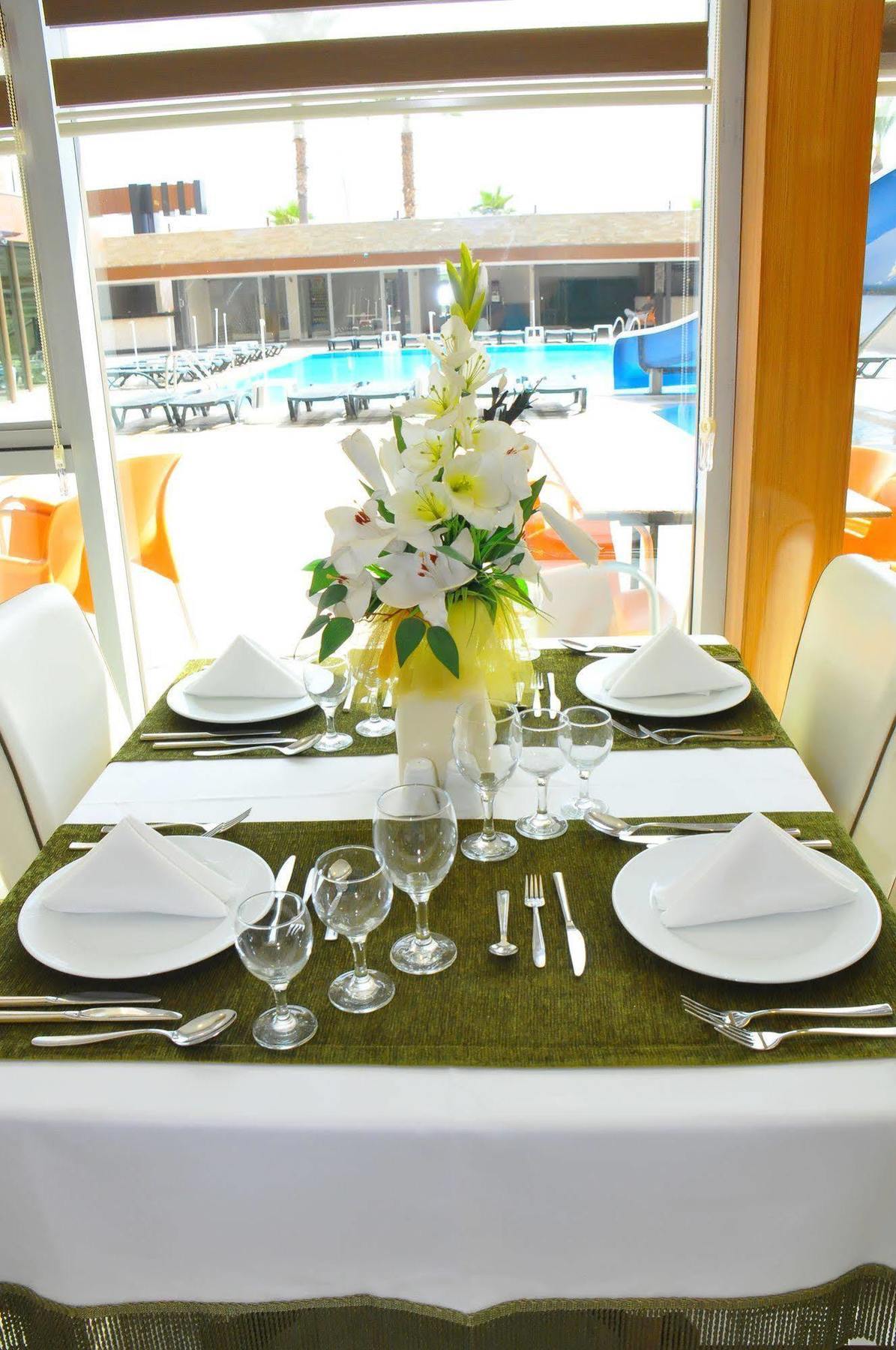 אלאניה Grand Bayar Beach Hotel מראה חיצוני תמונה