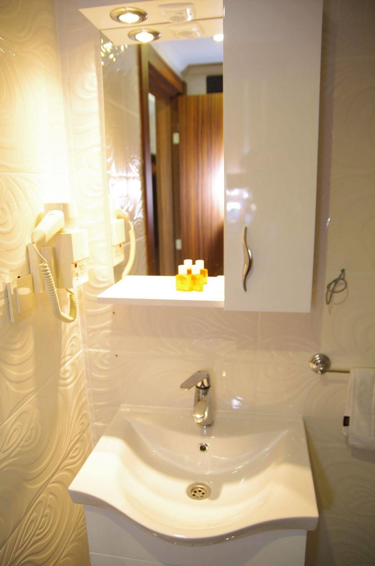 אלאניה Grand Bayar Beach Hotel מראה חיצוני תמונה