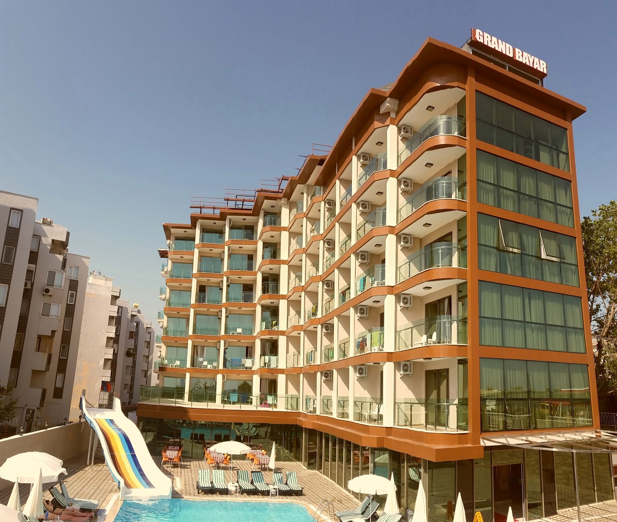 אלאניה Grand Bayar Beach Hotel מראה חיצוני תמונה