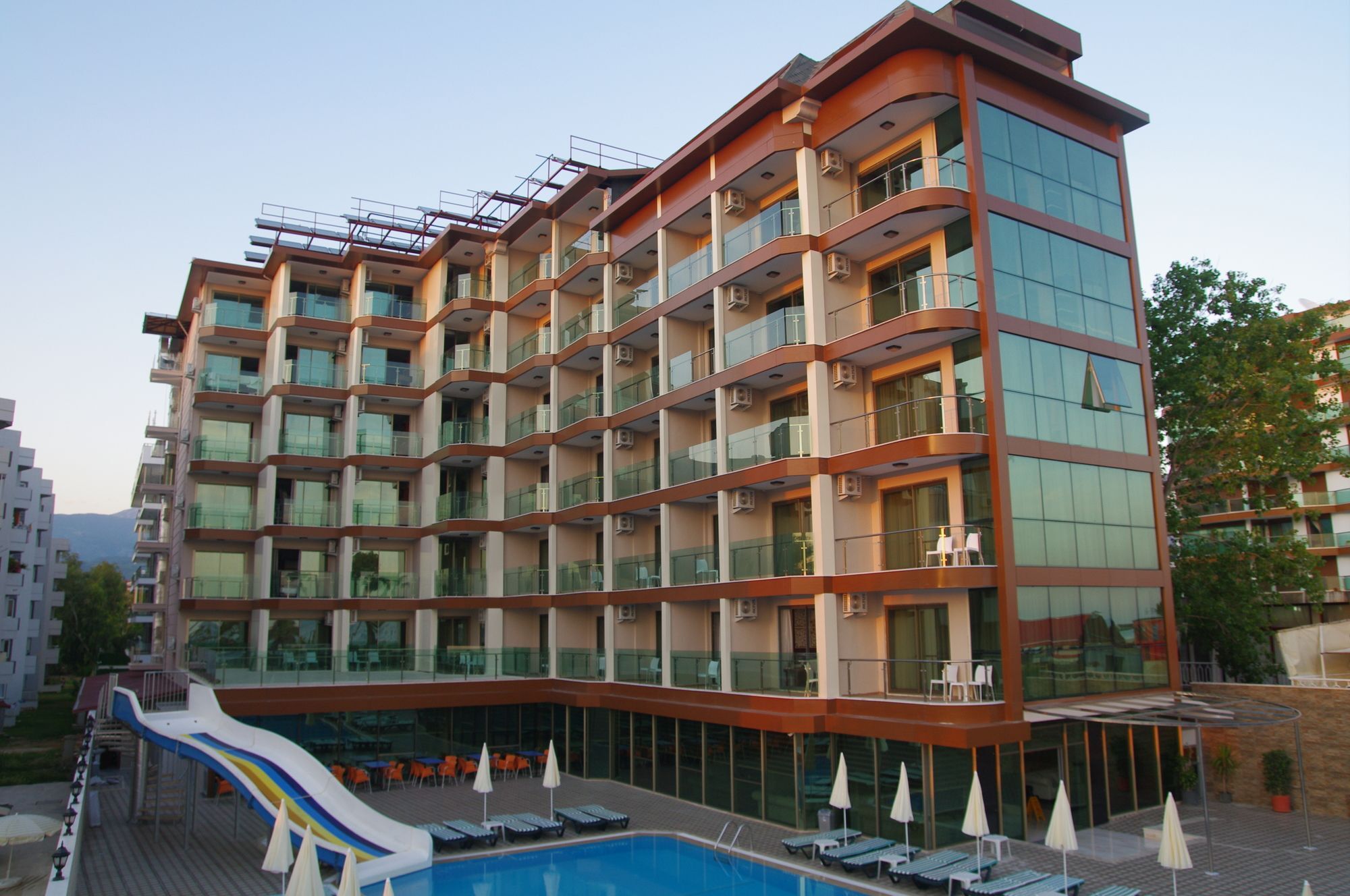 אלאניה Grand Bayar Beach Hotel מראה חיצוני תמונה