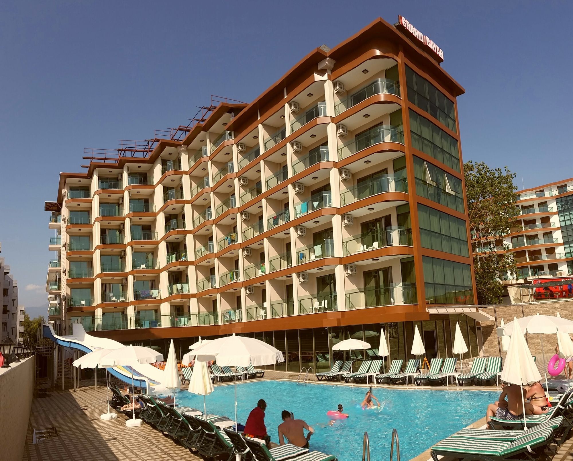 אלאניה Grand Bayar Beach Hotel מראה חיצוני תמונה