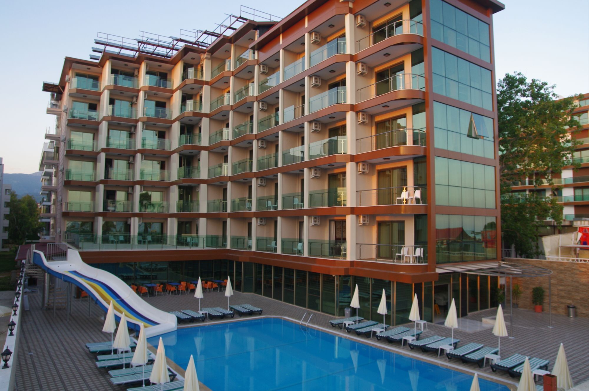 אלאניה Grand Bayar Beach Hotel מראה חיצוני תמונה