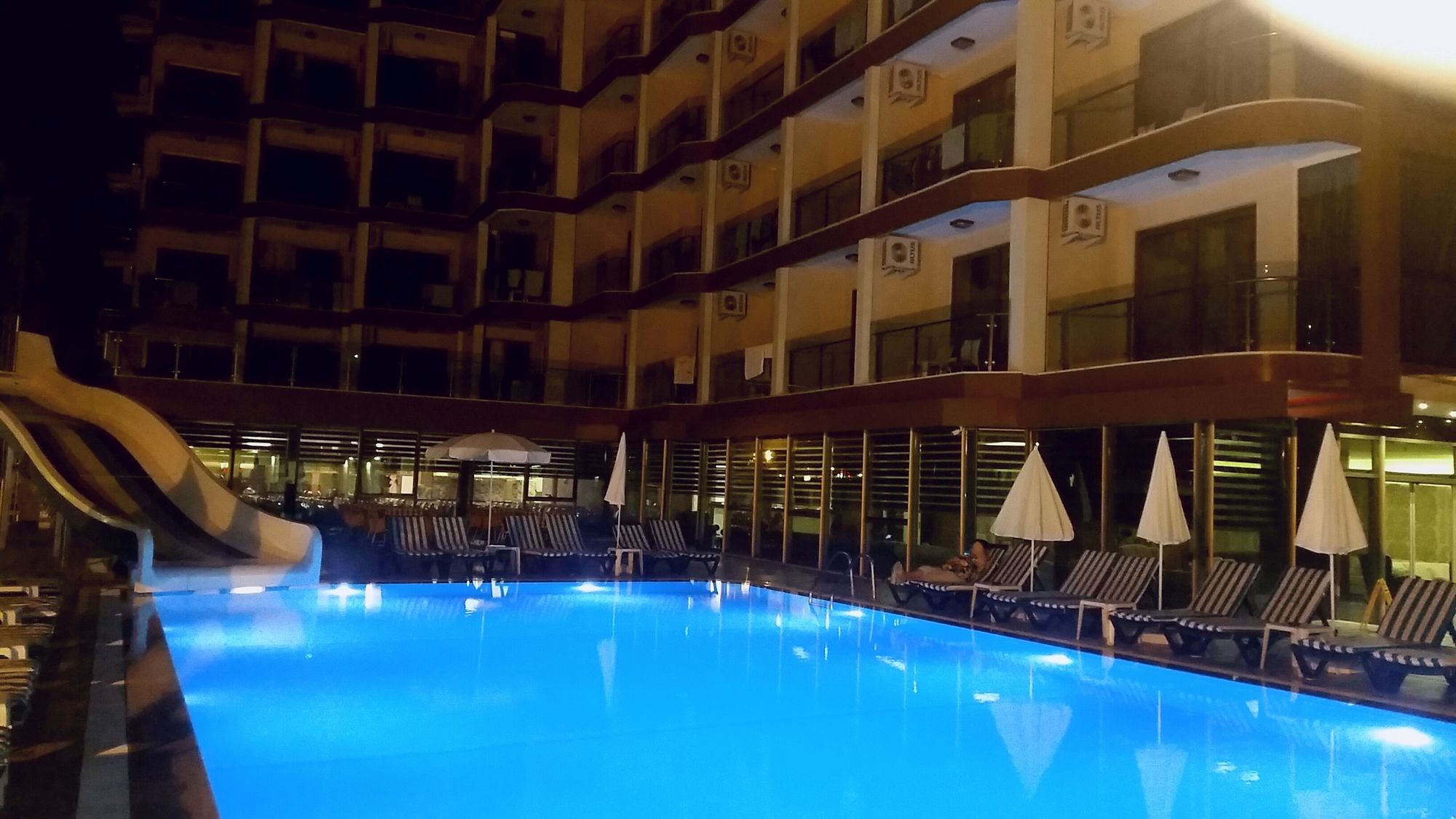 אלאניה Grand Bayar Beach Hotel מראה חיצוני תמונה